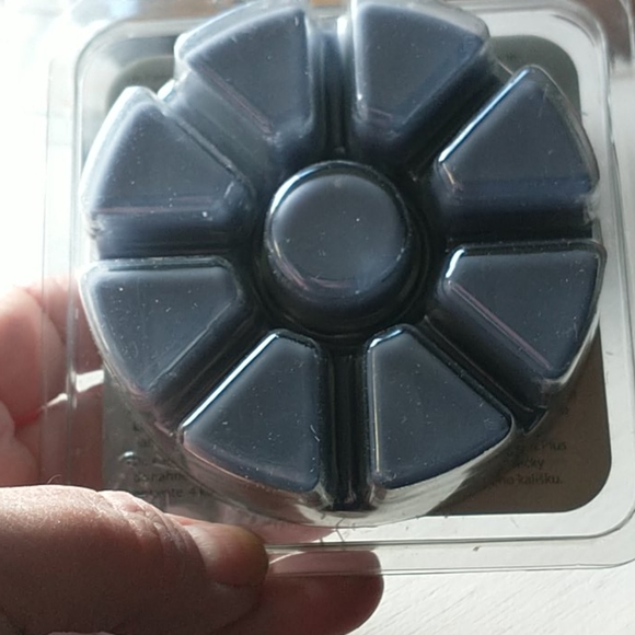 NIB PartyLite Cashmere Scent Plus Melts - Picture 2 of 2